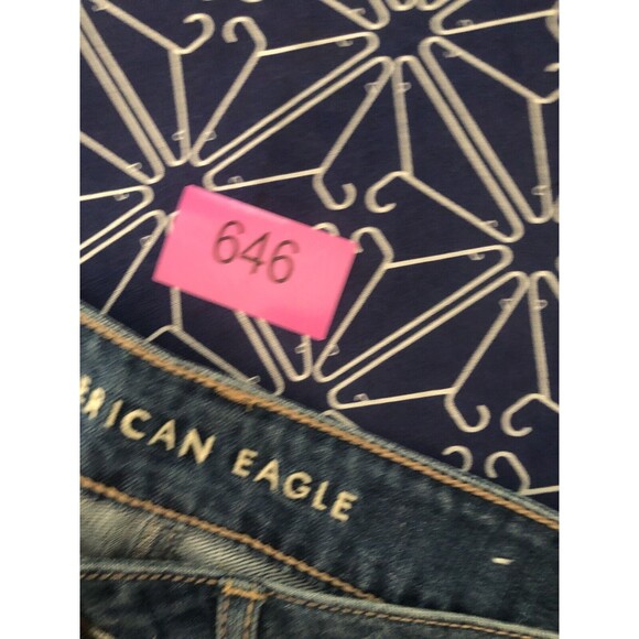 American Eagle AEO Tomgirl Distressed Jeans Size 2 Light Wash - Picture 13 of 13